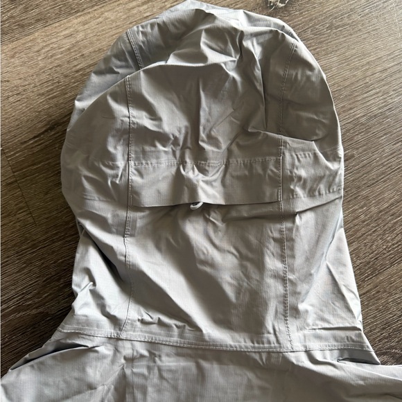 The North Face Light Gray Windbreaker Jacket - Picture 7 of 7